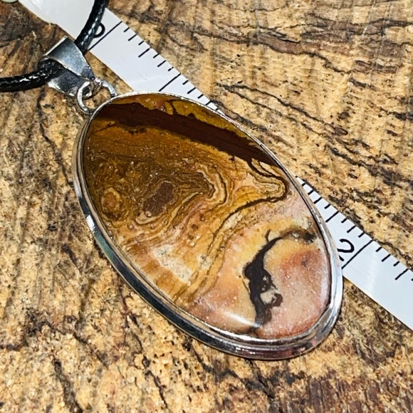 Outback Australian Jasper 2 1/4” - Picture 9 of 10